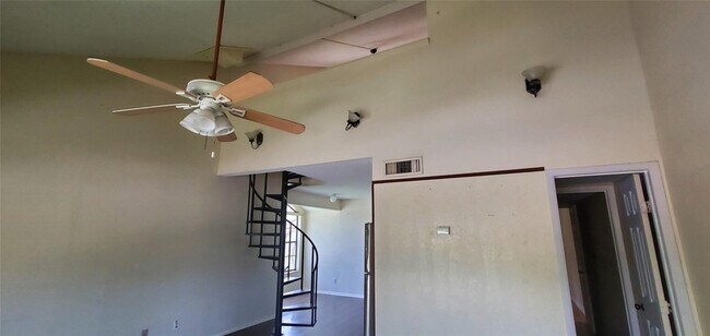 Building Photo - 12900 Walden Rd