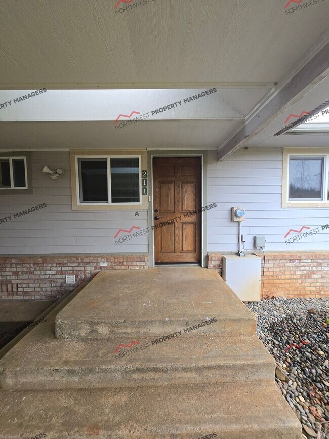 Building Photo - STATUS: *AVAILABLE* R285 | $2595 + $100 for well/septic maintenance