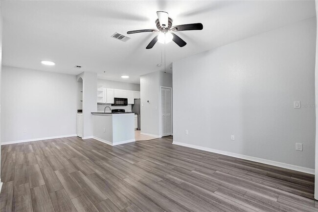 Building Photo - 5511 Legacy Crescent Pl
