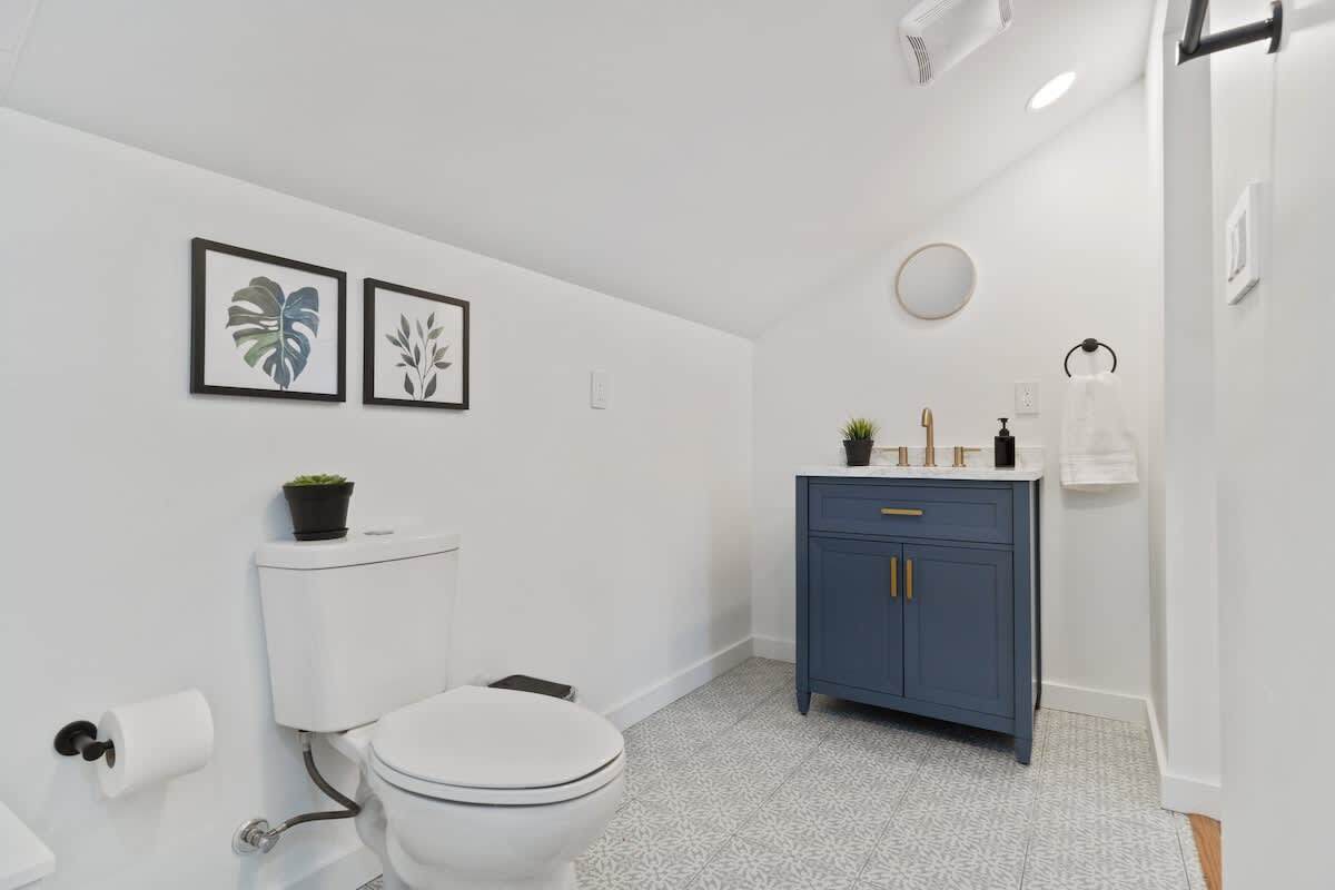 3rd Fl Bathroom - 1240 Butterfield Way