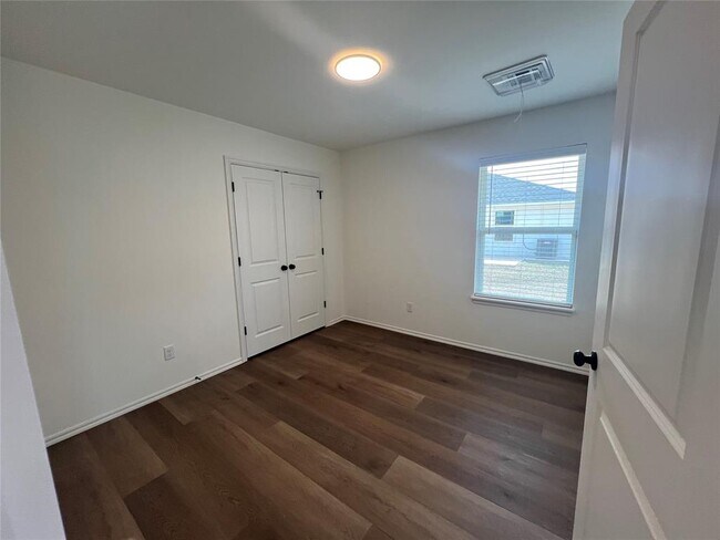 Building Photo - 306 Liam Dr