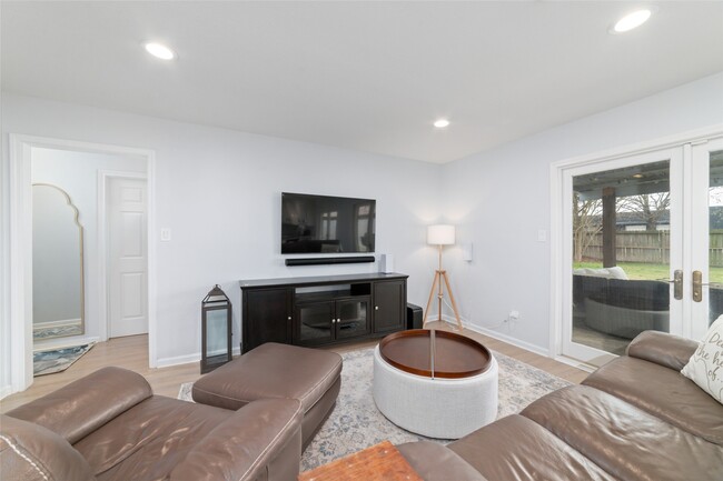 Building Photo - 6435 Woodbrook Ln