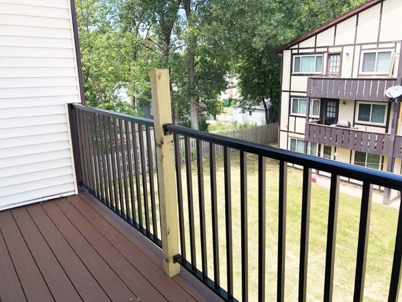 Building Photo - 2017 NW Hickory Ln