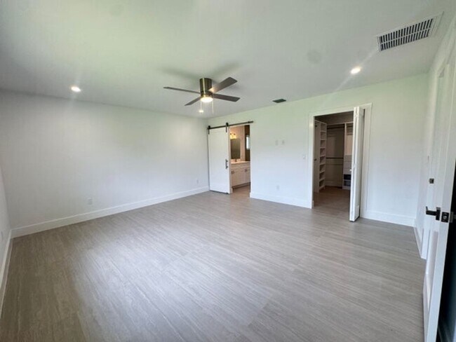 Building Photo - 13177 47th Ct N