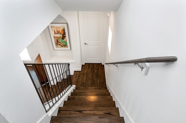 Building Photo - 1221 Bonner St