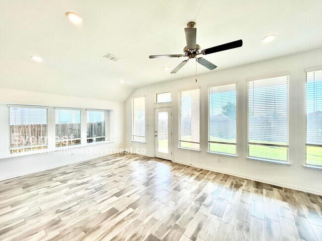 Building Photo - 7204 Black Cherry Ln
