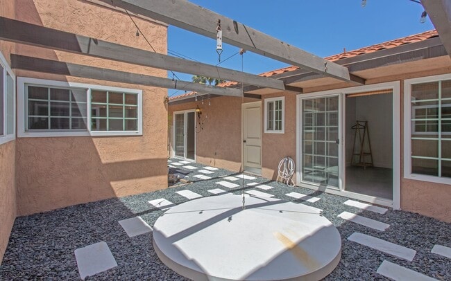 Building Photo - Solar 3 Bed home in Vista with Amazing vie...