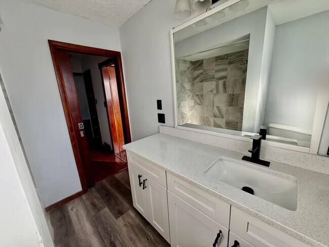 Building Photo - 295 E Whittier St