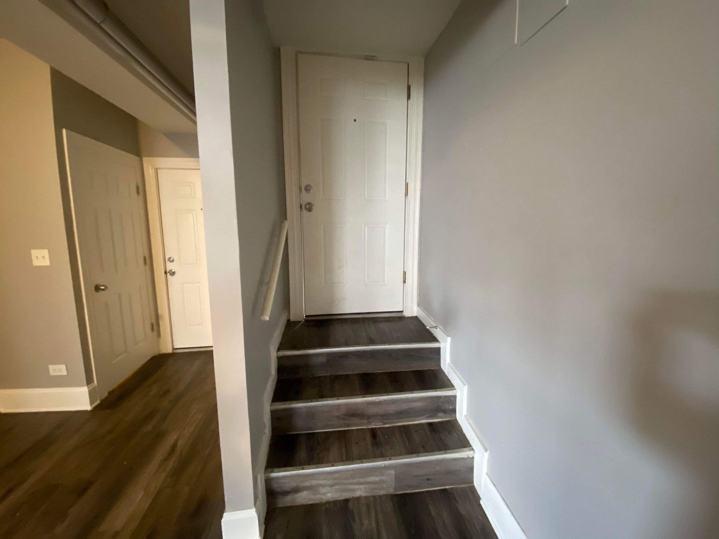 Building Photo - 406 W 77th St