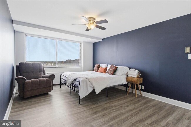 Building Photo - 301 N Beauregard St