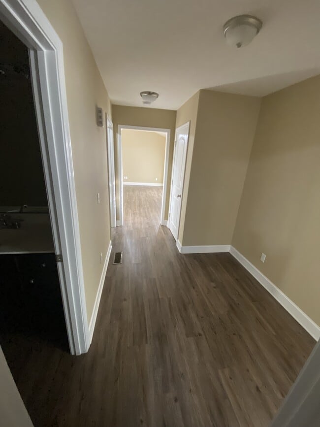 Building Photo - 328 Fairbanks Ave