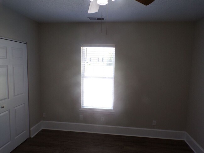 Building Photo - 1019 Furia Dr