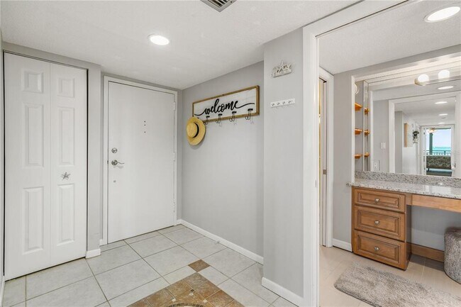 Building Photo - 7650 Bayshore Dr