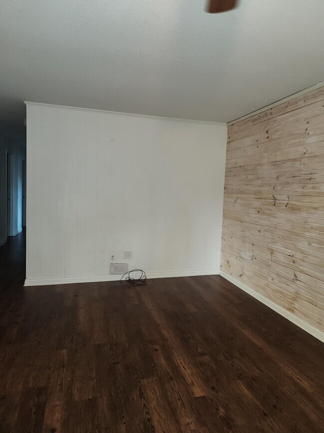 Building Photo - 5505 Mark St