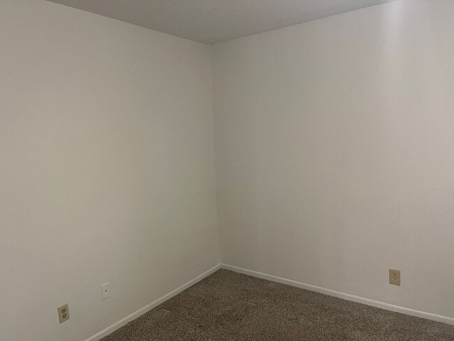 Building Photo - Modern 2-Bed, 1-Bath Oasis with Central Air and Gourmet Kitchen