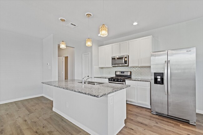Building Photo - 3902 Deledda Dr