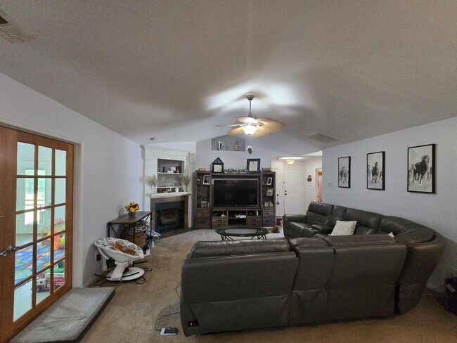 Building Photo - 441 Corsegan Rd