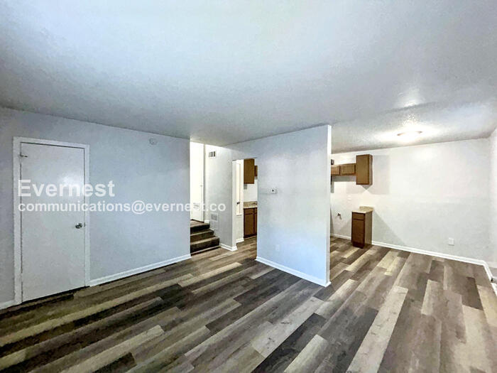 Building Photo - 4620 Sunnybrook St