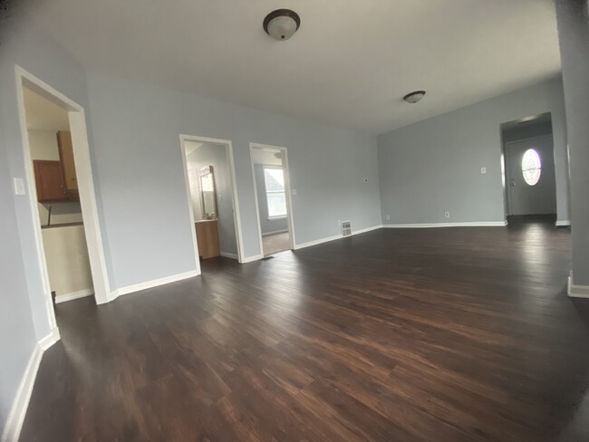 Dining area - 922 Summer St