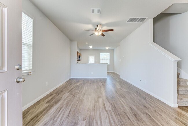 Building Photo - Charming 4-Bedroom Home with Game Room & P...