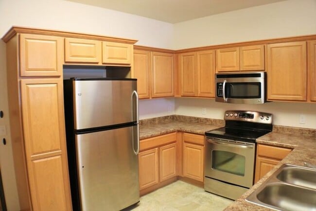 Building Photo - $1,305 | 2 Bedroom, 2 Bathroom | PET Frien...
