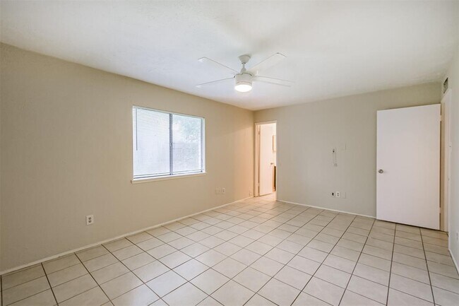 Building Photo - 6615 Blue Ridge Dr