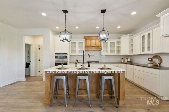 Building Photo - 3280 S Ruffian Ln