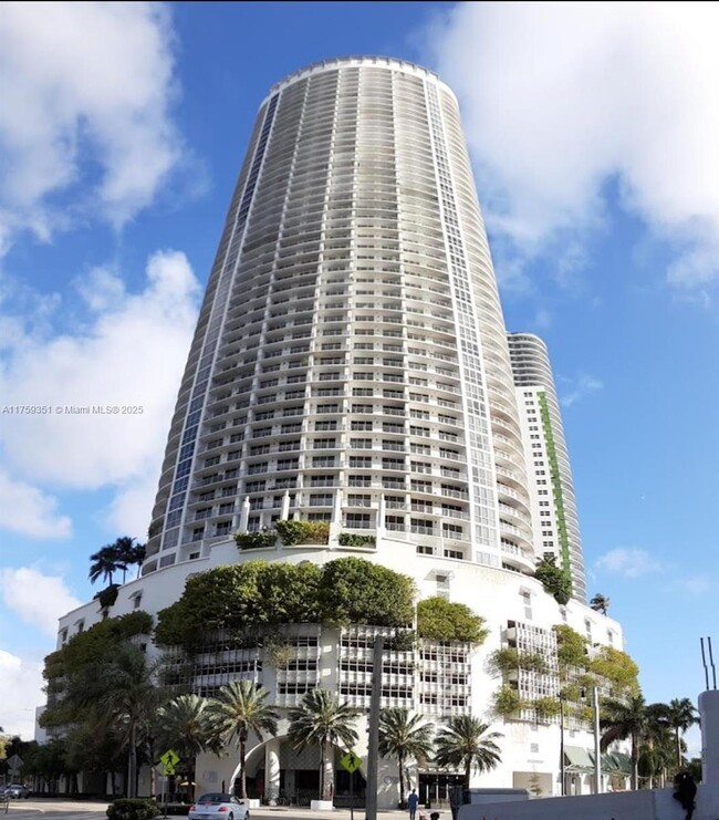 Building Photo - 1750 N Bayshore Dr