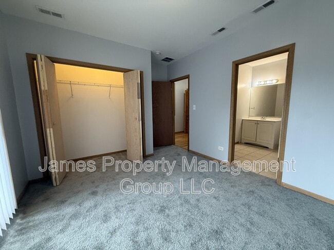 Building Photo - 3112 W Monroe St