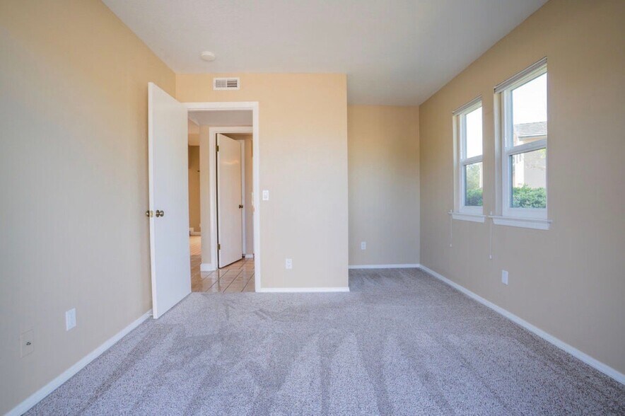 Building Photo - 846 Tempus Cir