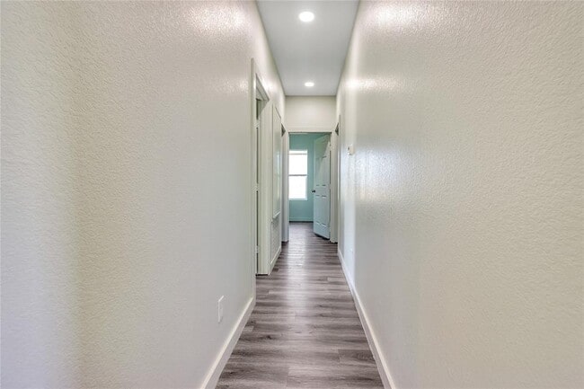 Building Photo - 1310 FM 487