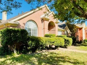 Building Photo - 1437 Sussex Dr