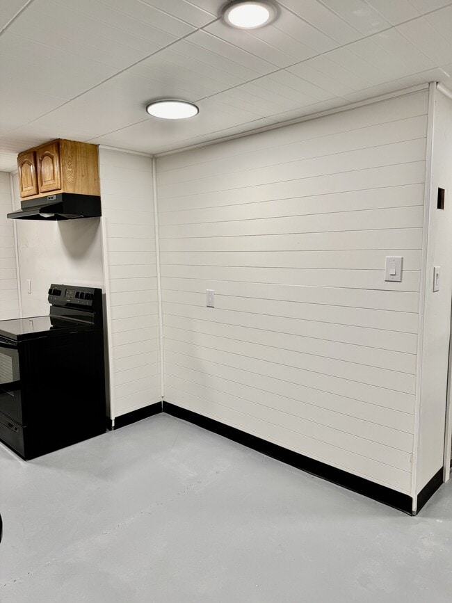 Building Photo - 720 18th Ave