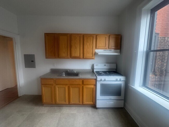 Building Photo - 35-39-39 Fulton St