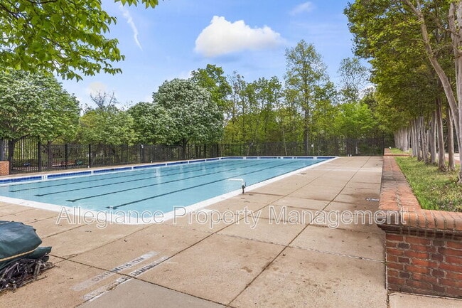 Building Photo - 45490 Whistling Terrace