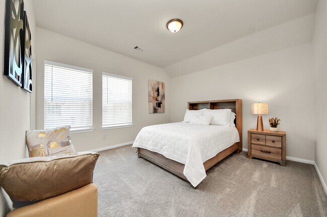 Building Photo - 14967 Eagle Feather Dr