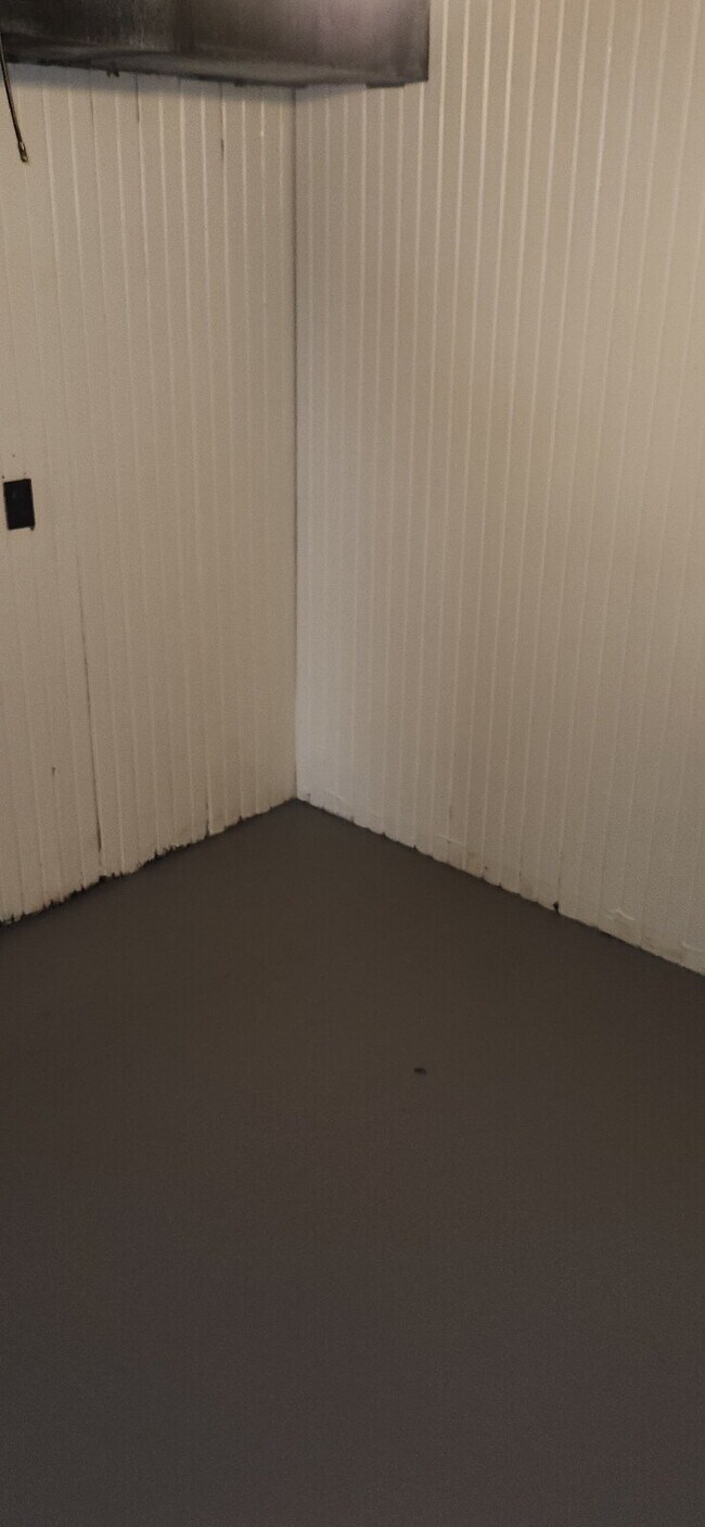 Building Photo - "Charming 3-Bed Home with Gleaming Hardwood Floors on Jackson Ave, Berkeley!"