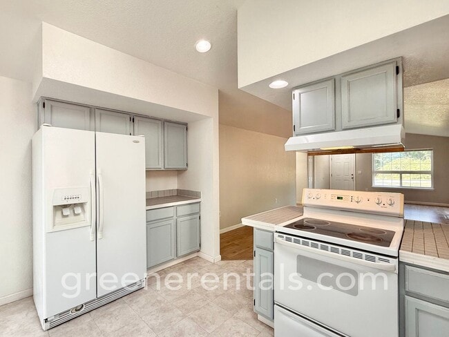 Building Photo - 3BR/2BA Rambler in Nisqually Pines with Co...