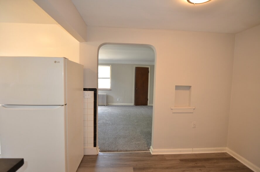 Building Photo - 6615 Bantry Ave