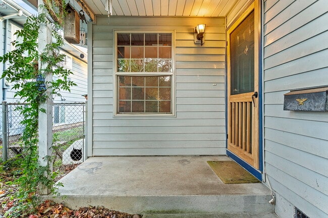 Building Photo - 6432 SE 63rd Ave