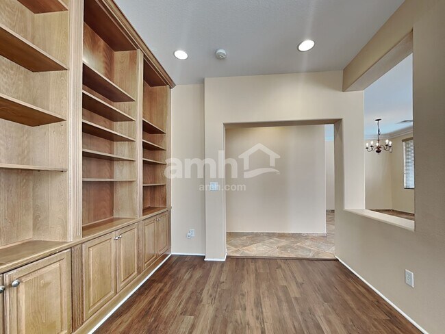 Building Photo - 2028 Silver Blaze Ct