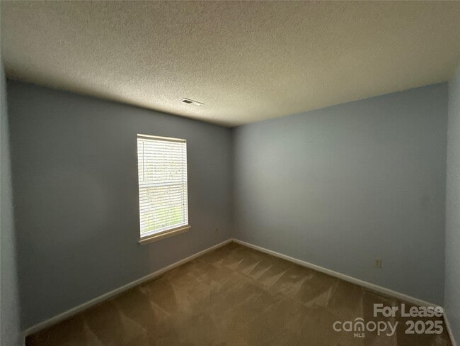 Building Photo - 8600 Lockerbie Ln