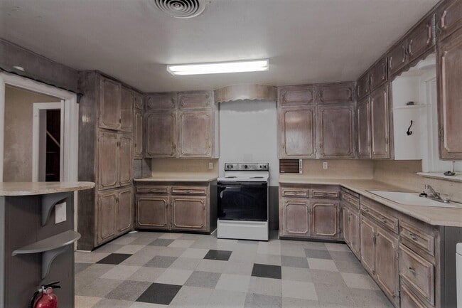 Building Photo - 2629 22nd St