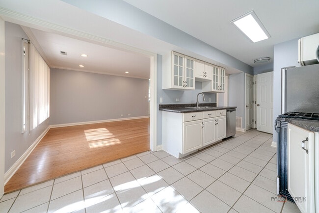 Building Photo - 365 Jefferson Ct