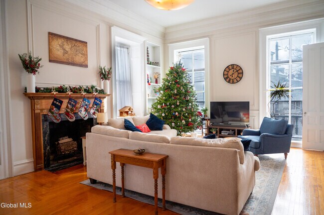 Building Photo - 21 Front St