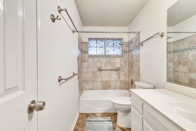 Building Photo - Beautiful Home in Shady Hollows Available ...