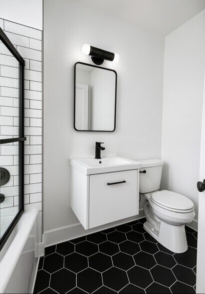 Building Photo - 915 S 900 E