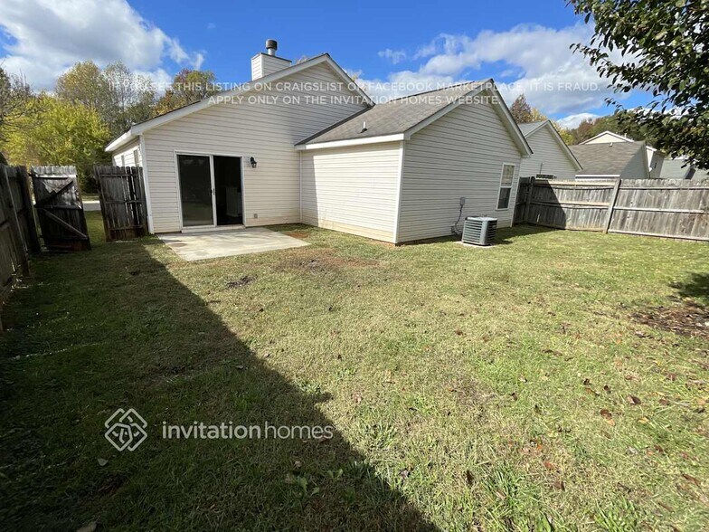 Building Photo - 11814 Stewarts Crossing Dr