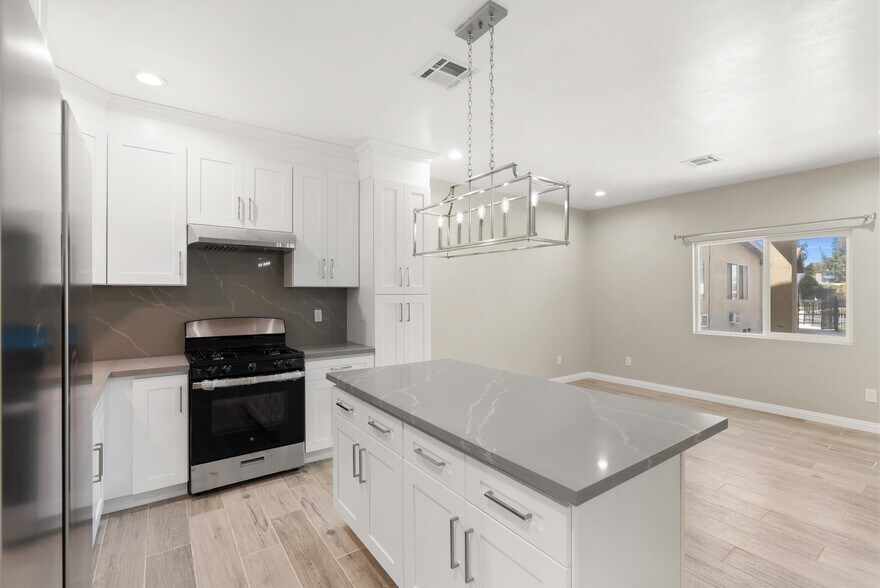 Building Photo - 10508 Mattock Ave