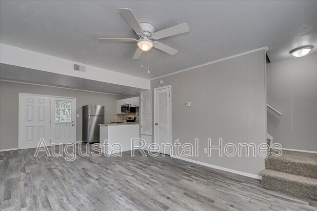 Building Photo - Windsor Heights Townhomes